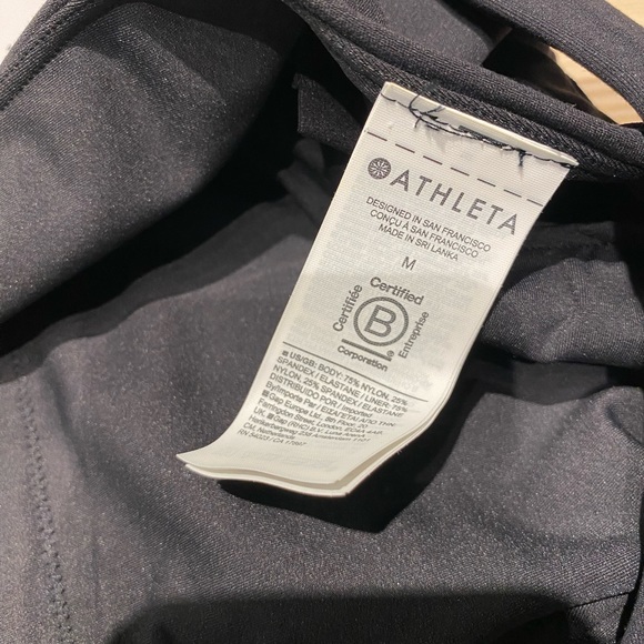 ❌ SOLD ❌ ATHLETA TRANSCEND SCOOP BUILT-IN BRA TANK A-C, Size M, Black (NWT) - Picture 11 of 16